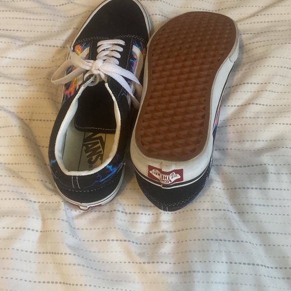 Lightning vans - Picture 3 of 3